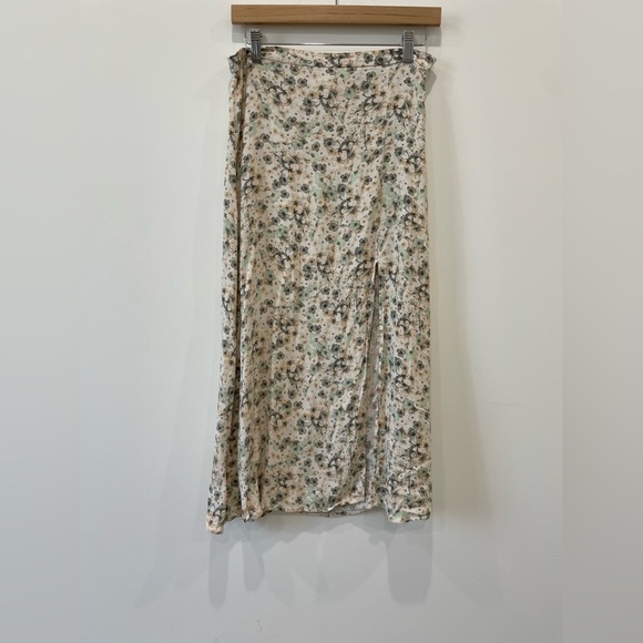 H&M Floral Skirt - Picture 1 of 6